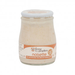 Le Yaourt Brassé Noisette au lait entier du moment, produit par la Ferme du Peuplier en Normandie.